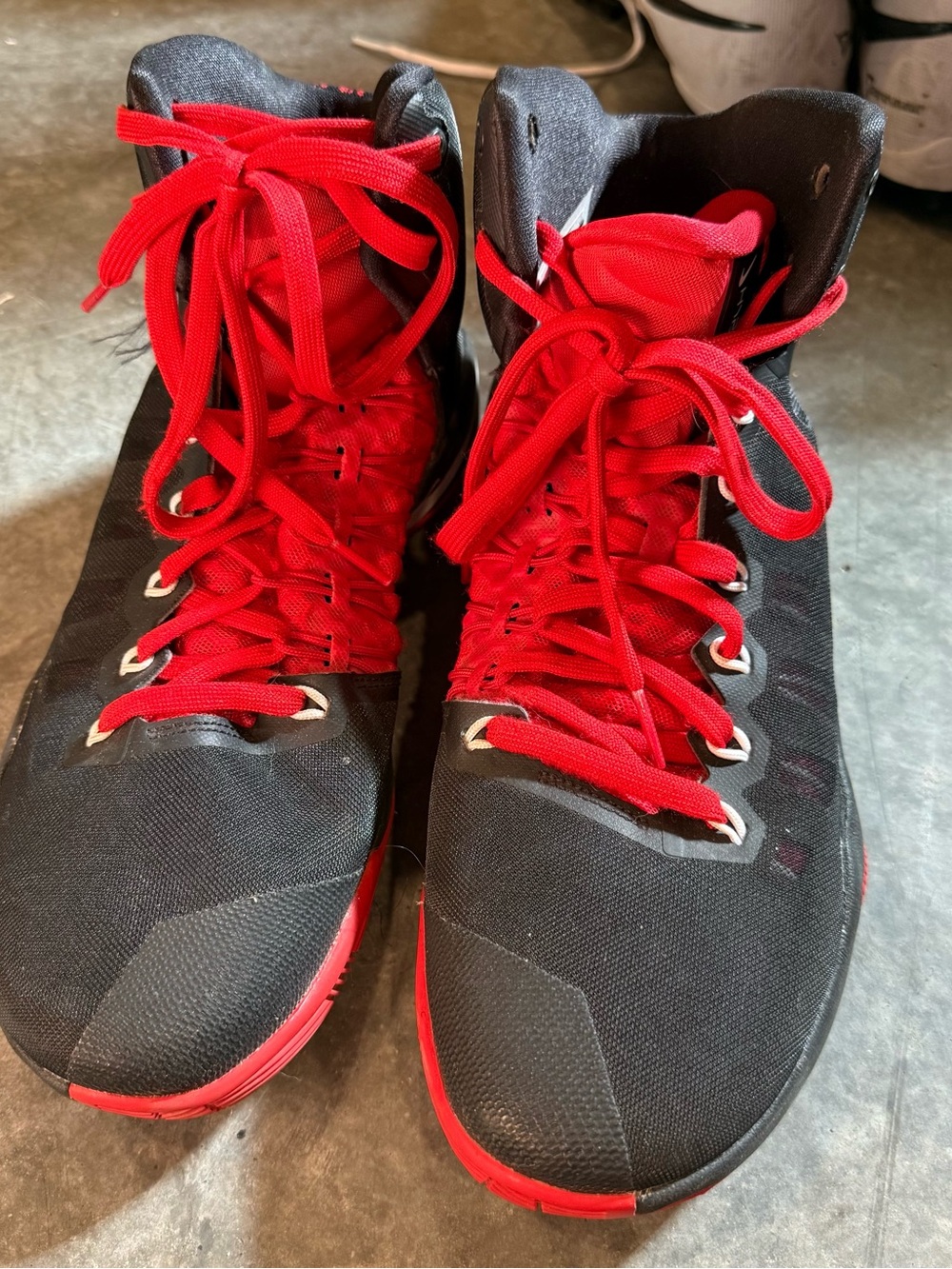 Nike Black and Red High-Top Athletic Shoes with White Swoosh - Picture 3 of 6
